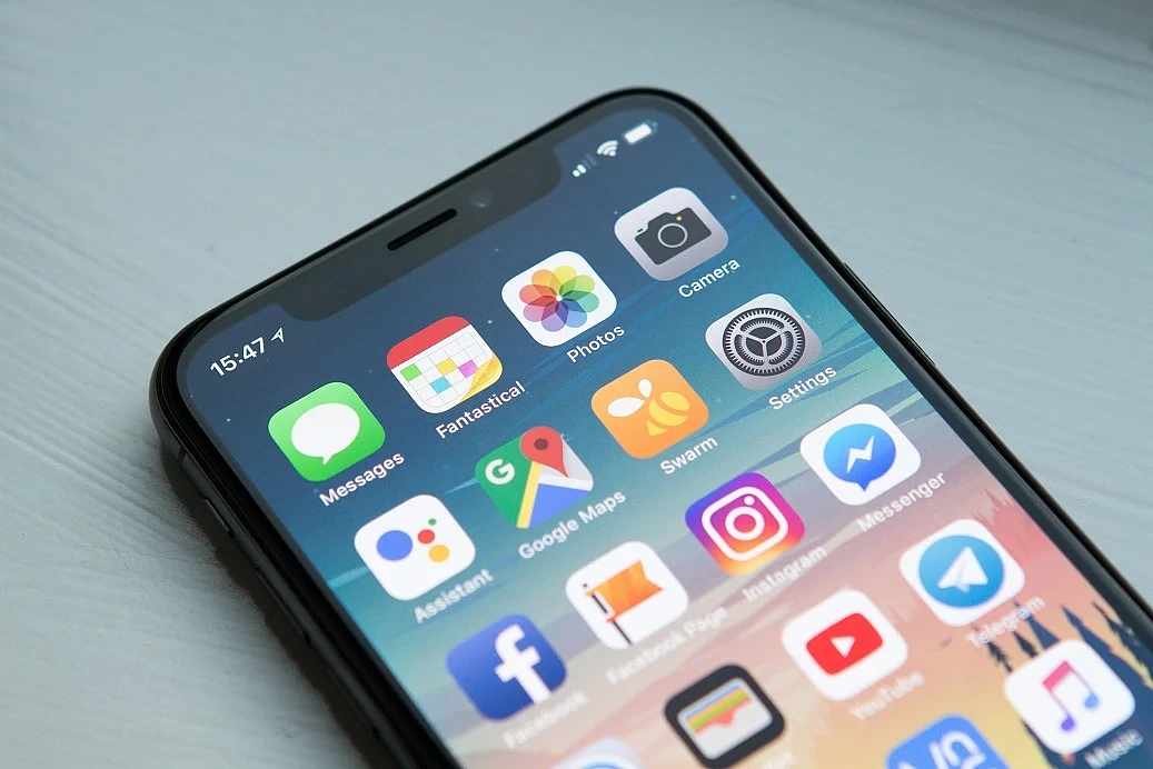 przyczyny przegrzanego telefonu - błędy oprogramowania i aplikacji