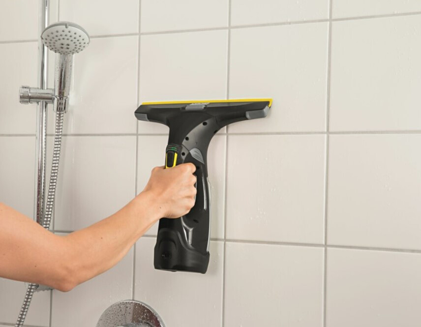 myjka-do-okien-karcher-wv-5-plus-black-1.633-467.0-3.jpg