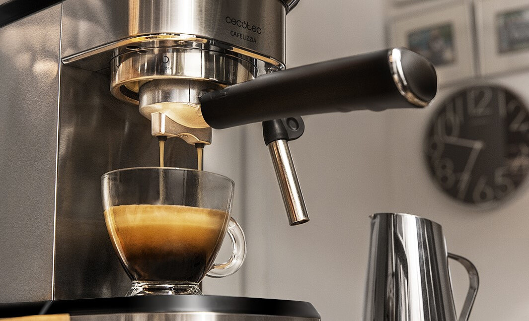 Ekspres%20kolbowy%20Cecotec%20Cafelizzia%20790%20Stal-3.jpg