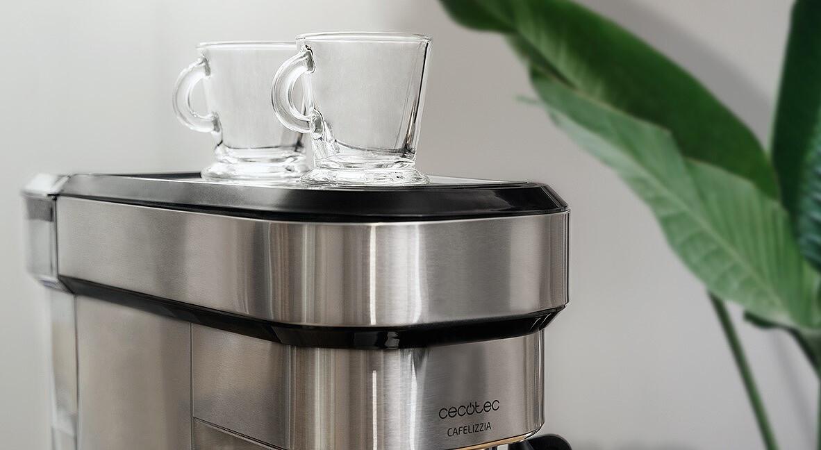 Ekspres%20kolbowy%20Cecotec%20Cafelizzia%20790%20Stal-8.jpg