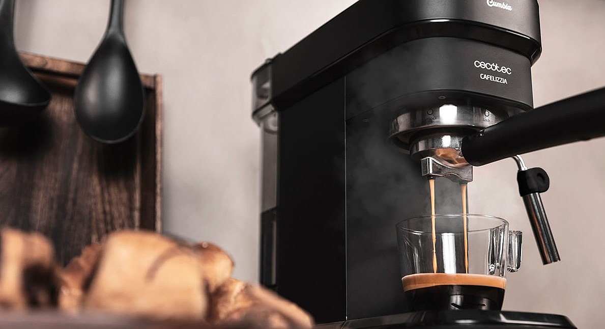 Ekspres%20kolbowy%20Cecotec%20Cafelizzia%20790%20Czarny-3.jpg