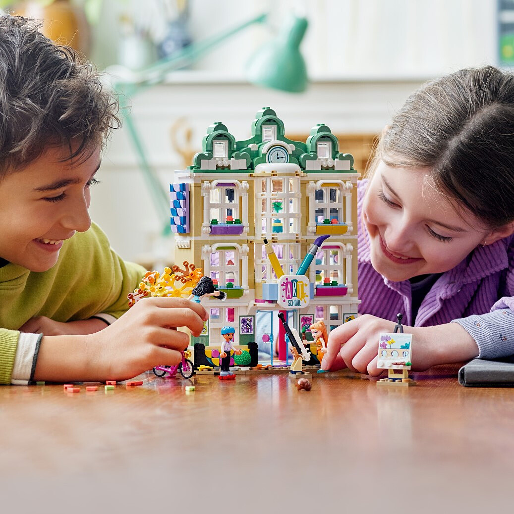 klocki-lego-friends-szkola-artystyczna-emmy-41711-6.jpg