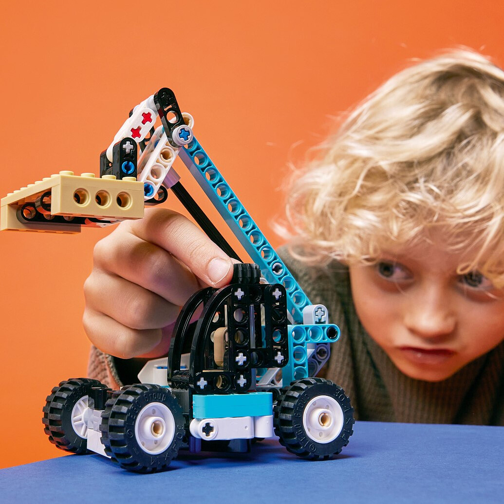 klocki-lego-technic-ladowarka-teleskopowa-42133-7.jpg