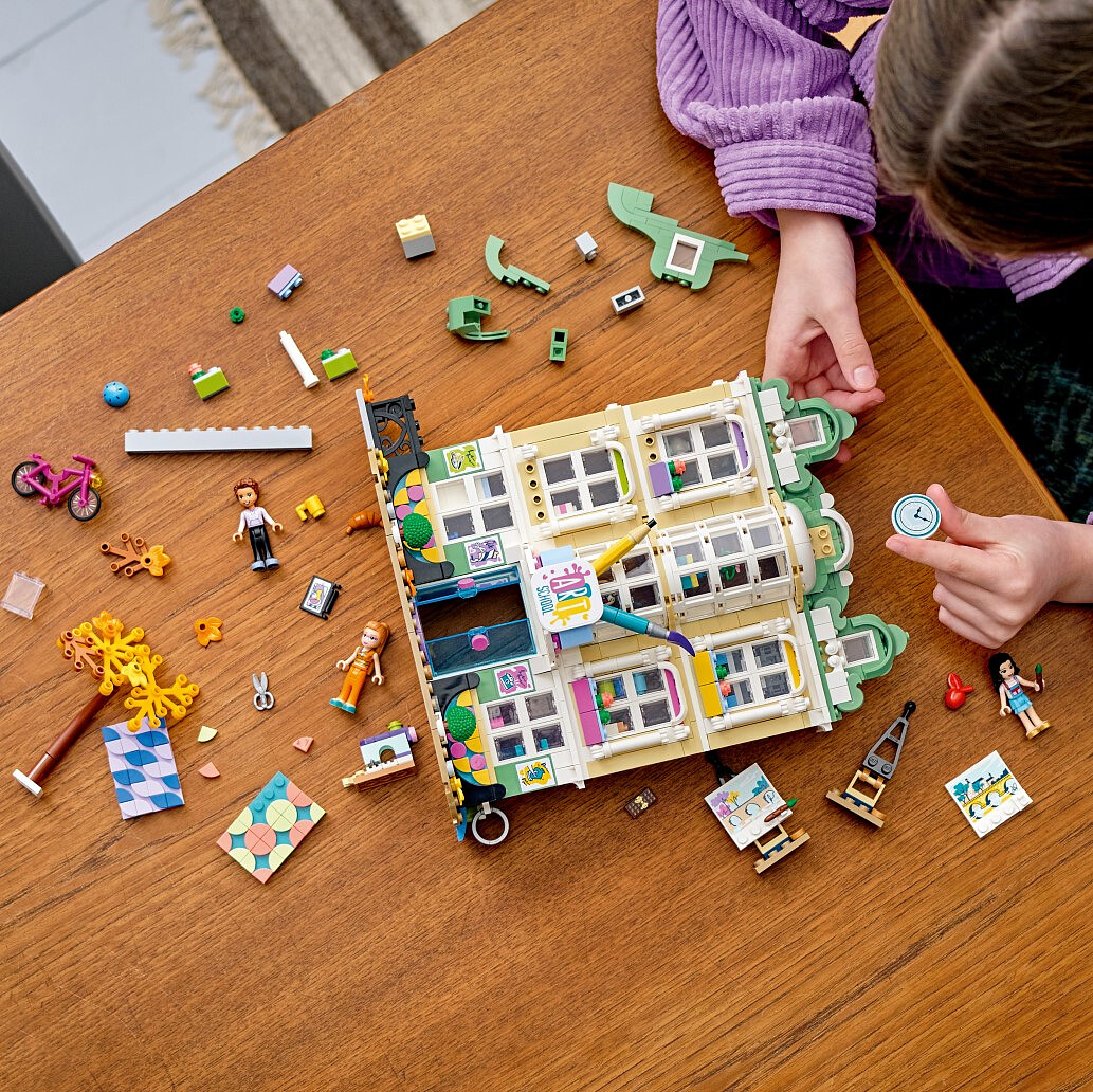 klocki-lego-friends-szkola-artystyczna-emmy-41711-7.jpg