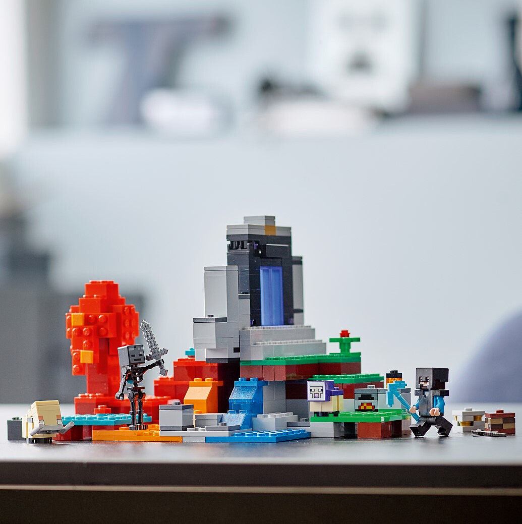 klocki-lego-minecraft-zniszczony-portal-21172-4.jpg