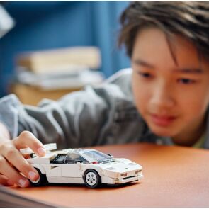 klocki-lego-speed-champions-lamborghini-countach-76908-zabawa.jpg