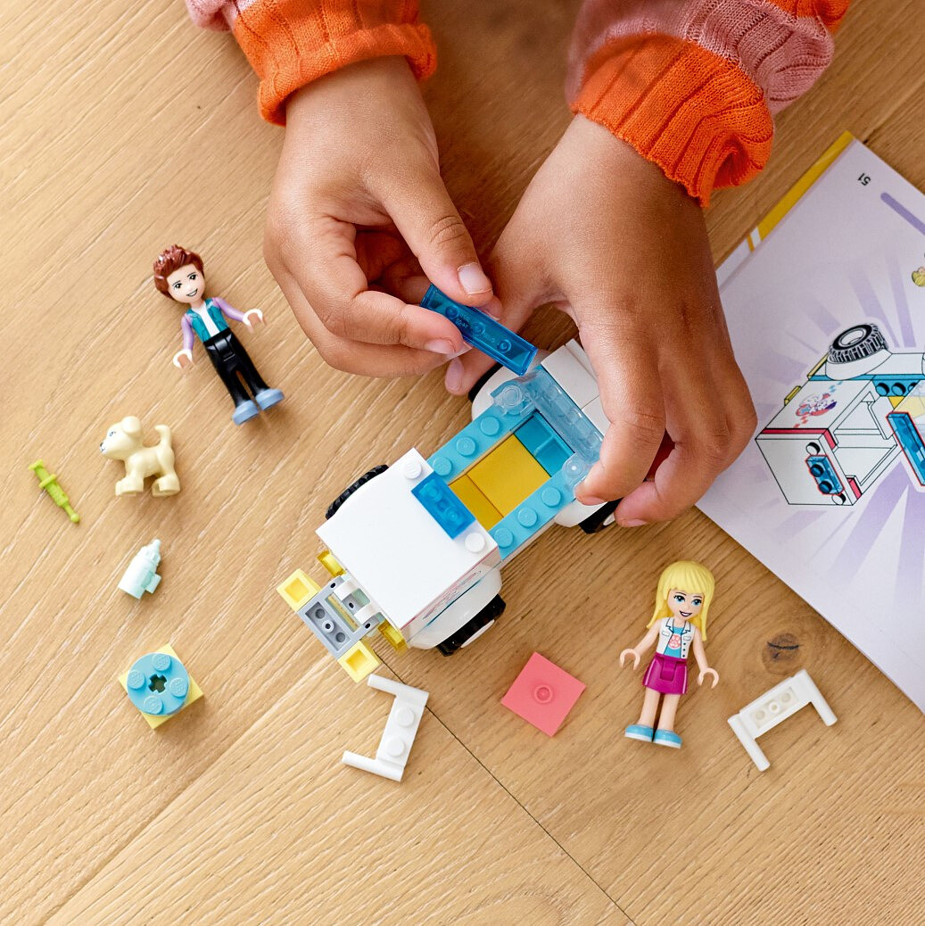 klocki-lego-friends-karetka-kliniki-dla-zwierzatek-41694-8.jpg
