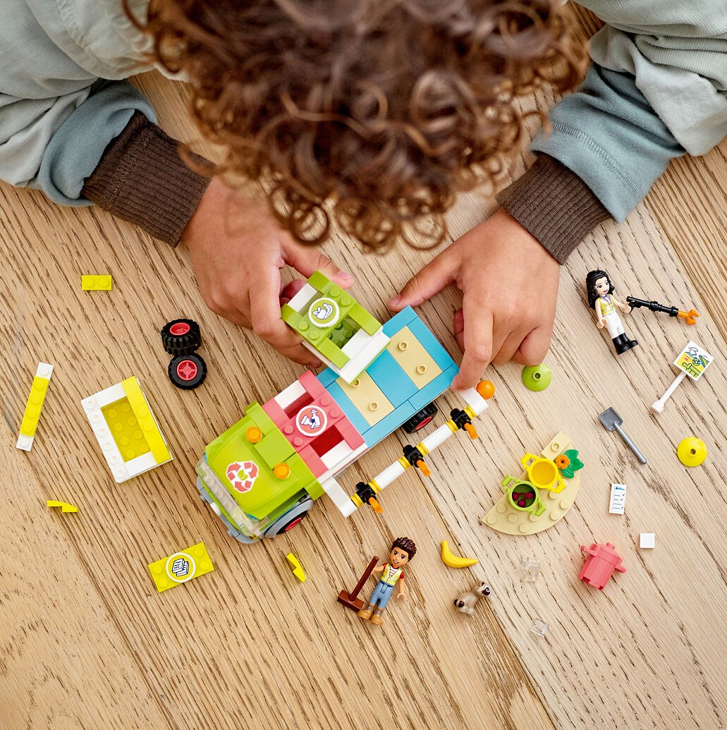 klocki-lego-friends-ciezarowka-recyclingowa-41712-5.jpg