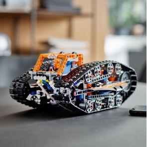 klocki-lego-technic-zmiennokszta%C5%82tny-pojazd-sterowany-przez-aplikacje-42140-prezentacja-modelu.jpg