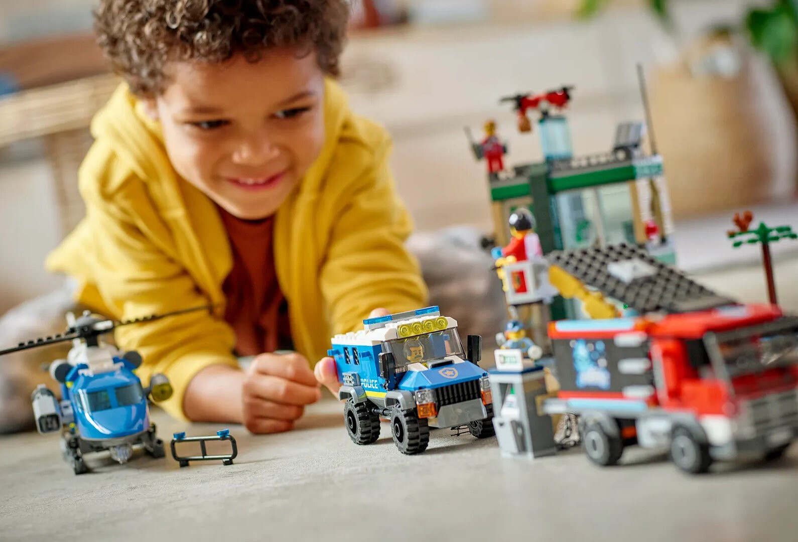 klocki-lego-city-napad-na-bank-60317-12.jpg