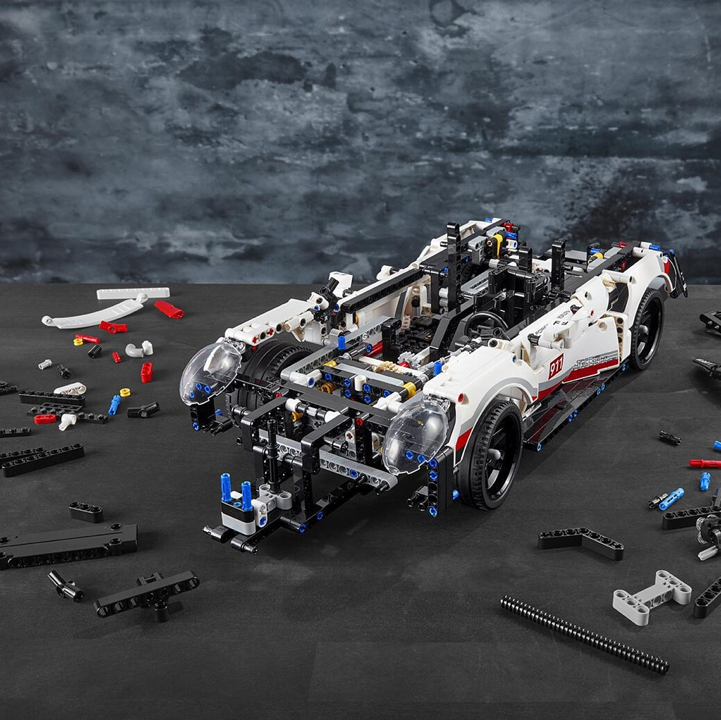 klocki-lego-technic-porsche-911-rsr-42096-9.jpg
