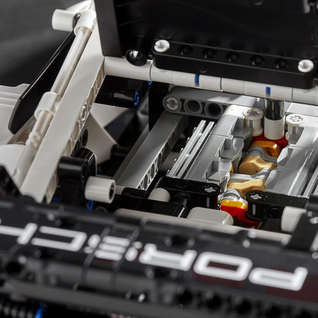 klocki-lego-technic-porsche-911-rsr-42096-10.jpg