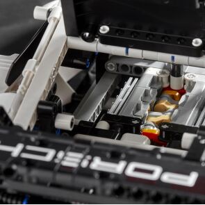 klocki-lego-technic-porsche-911-rsr-42096-10.jpg