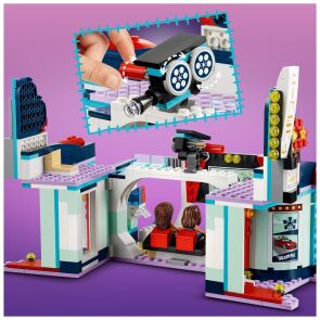 klocki-lego-friends-kino-w-heartlake-city-41448-zabawa3.jpg