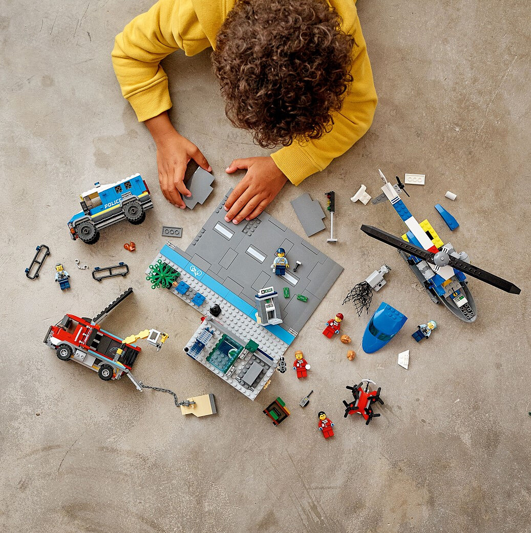 klocki-lego-city-napad-na-bank-60317-5.jpg