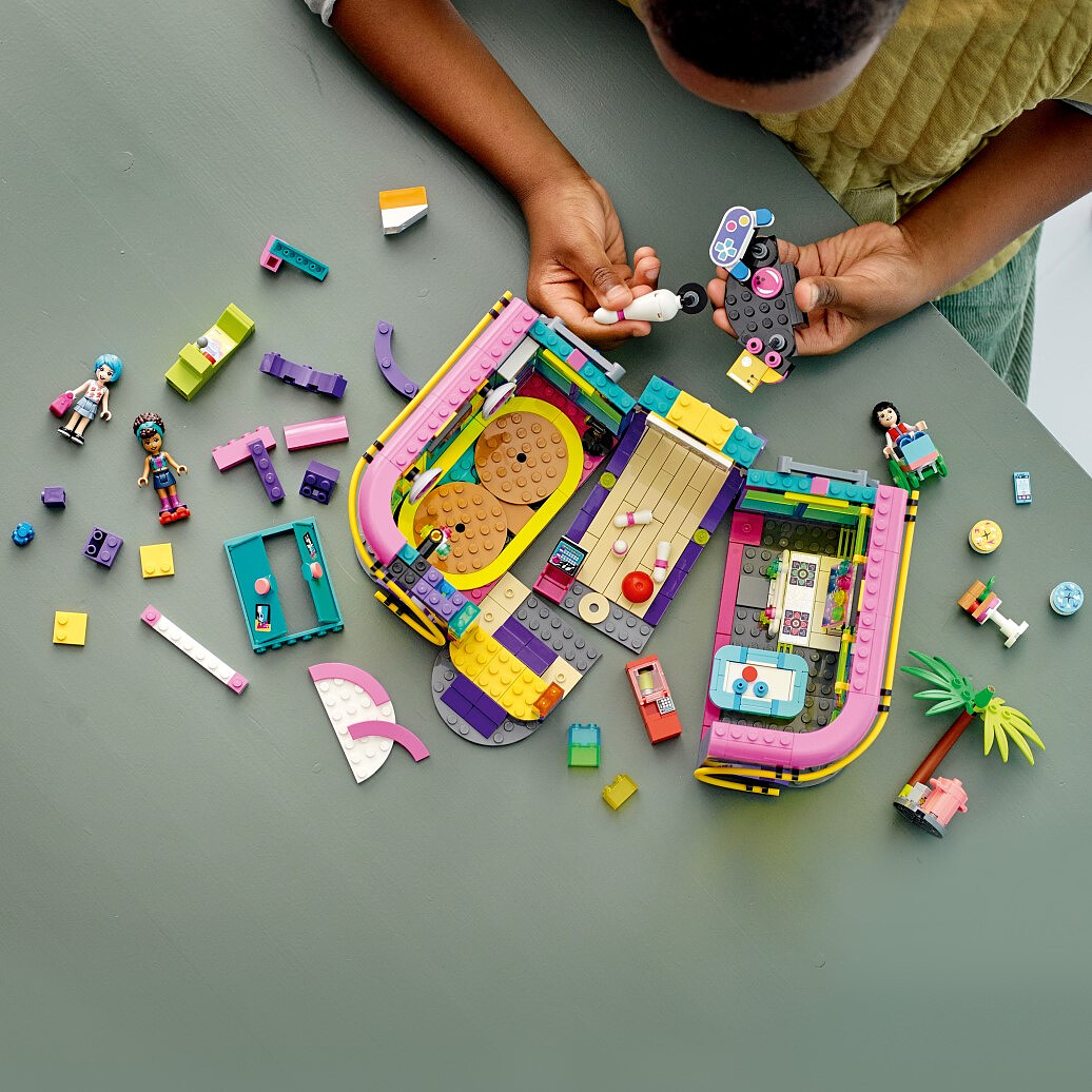 klocki-lego-friends-automat-w-dyskotece-41708-7.jpg