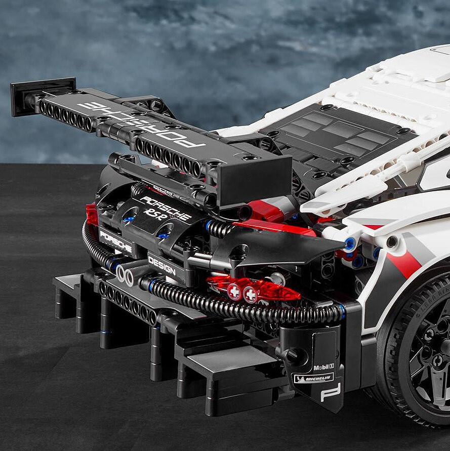 klocki-lego-technic-porsche-911-rsr-42096-5.jpg