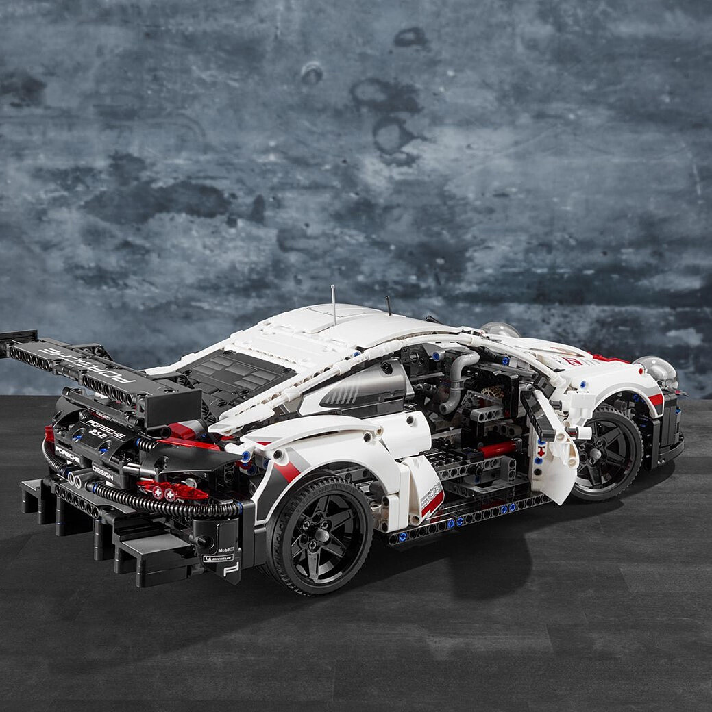 klocki-lego-technic-porsche-911-rsr-42096-8.jpg