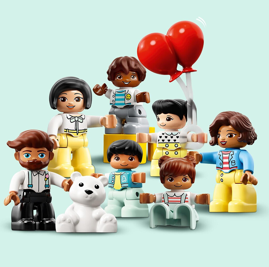 klocki-lego-duplo-park-rozrywki-10956-figurki.jpg