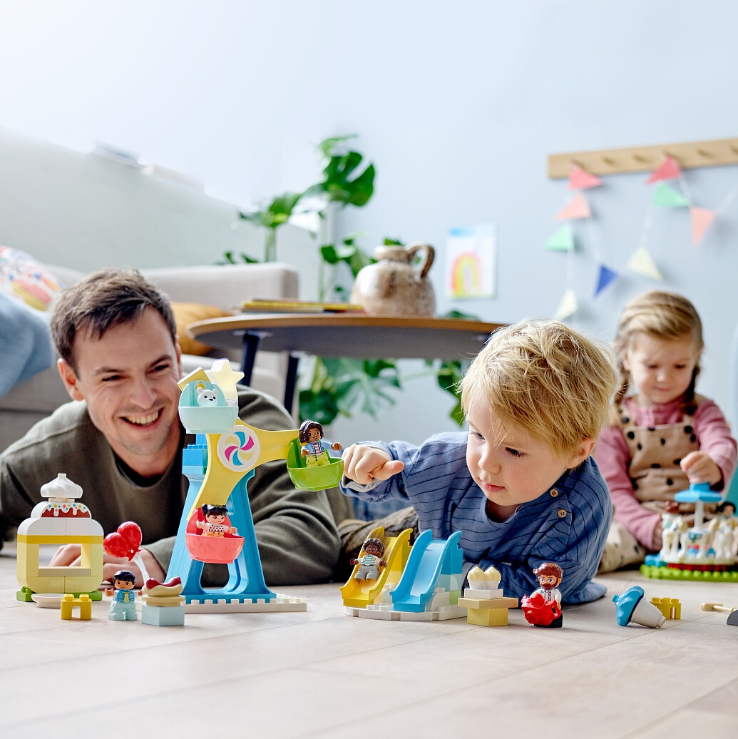 klocki-lego-duplo-park-rozrywki-10956-zabawa-2.jpg