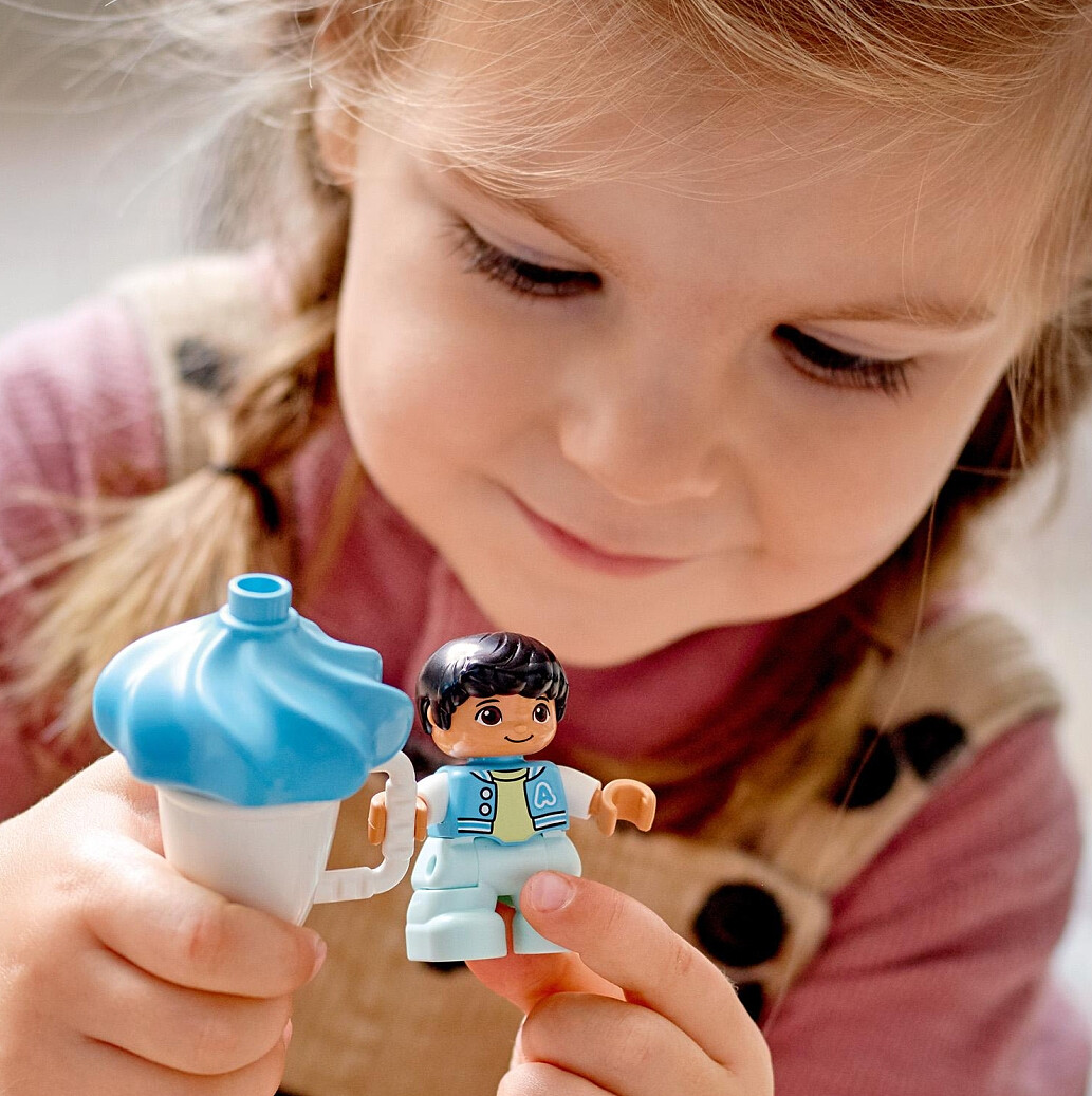 klocki-lego-duplo-park-rozrywki-10956-zabawa.jpg