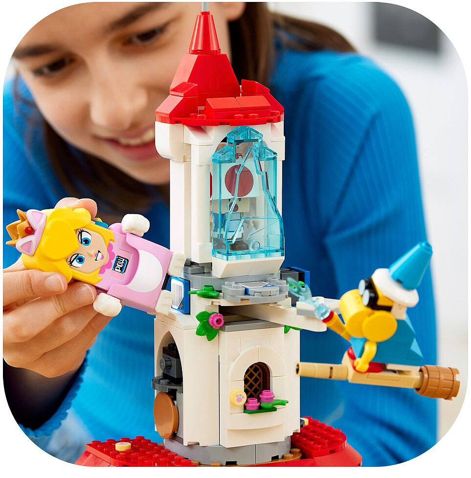 klocki-lego-super-mario-cat-peach-i-lodowa-wieza-zestaw-rozszerzajacy-71407-zabawa2.jpg