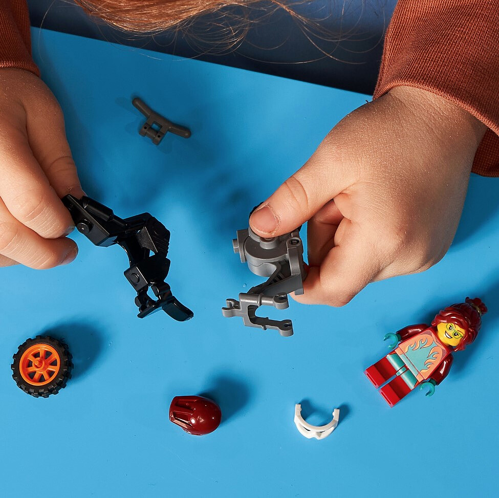 klocki-lego-city-ognisty-motocykl-kaskaderski-60311.zdj7.jpg