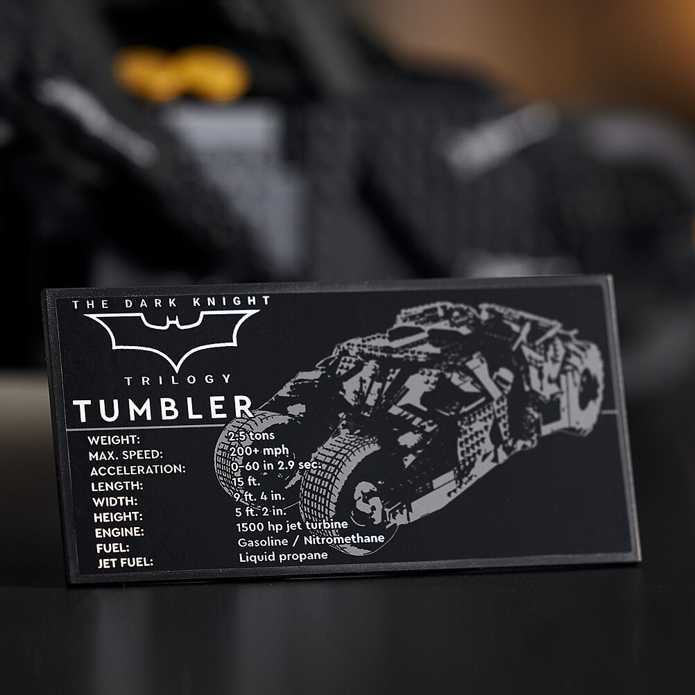 klocki-lego-dc-batman-batmobil-tumbler-76240-tabliczka.jpg