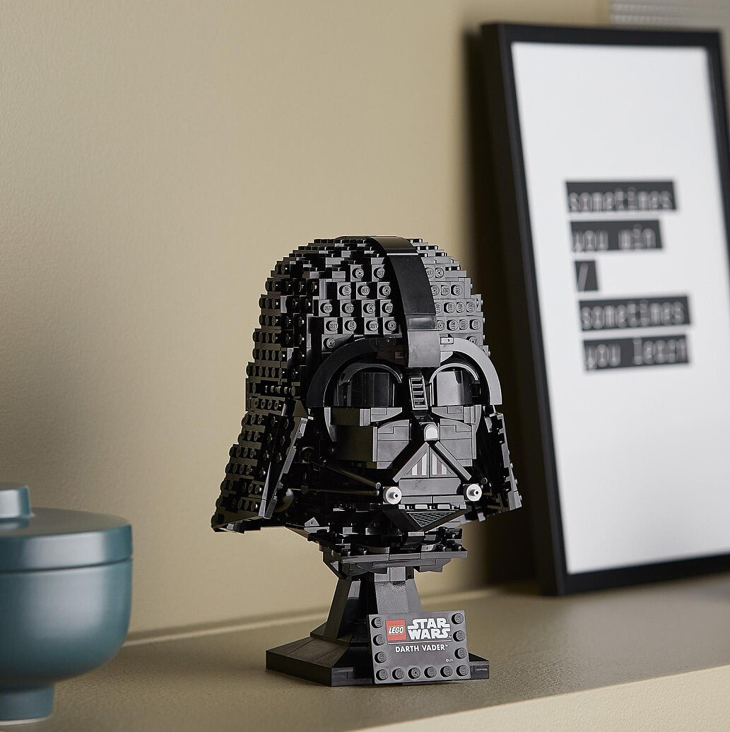 lego-star-wars-helm-dartha-vadera-75304-6.jpg