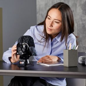 lego-star-wars-helm-dartha-vadera-75304-2.jpg