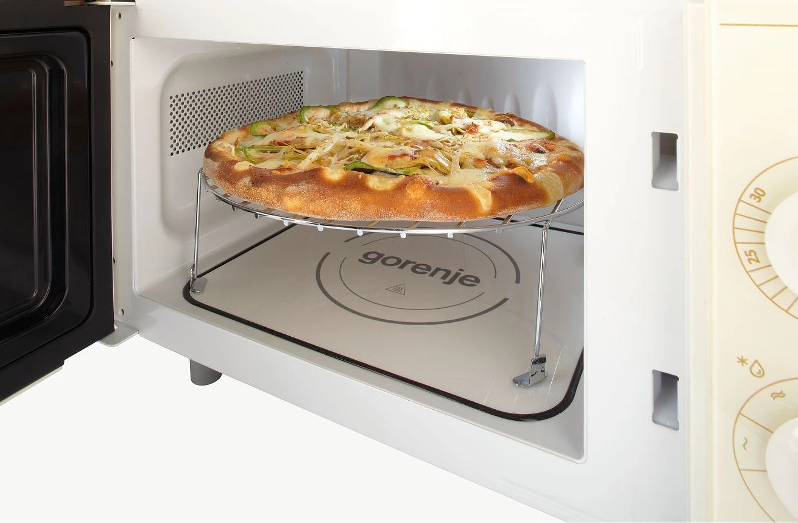 kuchenka-mikrofalowa-gorenje-mo4250cli-4.jpg