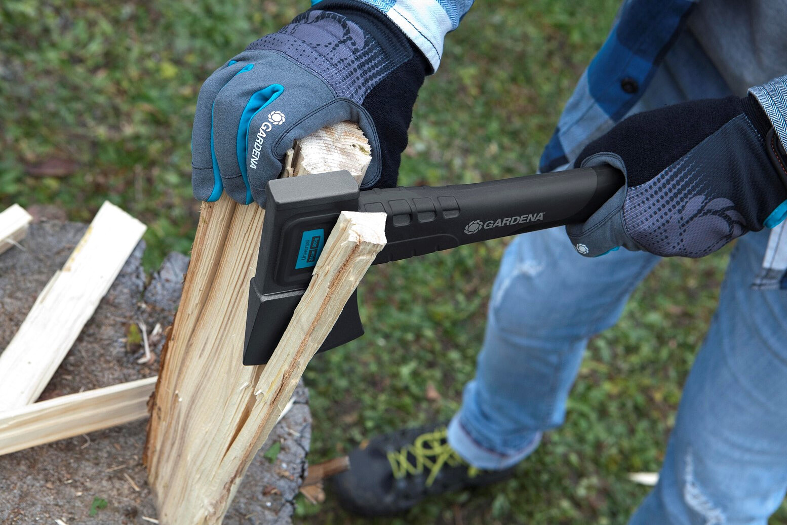 siekiera-uniwersalna-gardena-900b-8713-48-prezentacja.jpg
