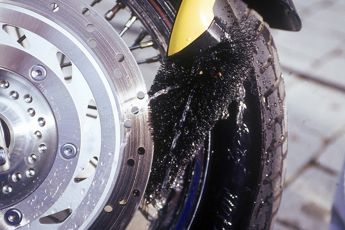 szczotka-do-felg-i-kol-karcher-2.643-234.0-2.jpg