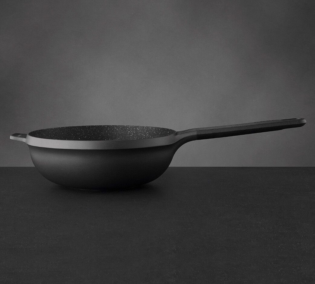 patelnia-wok-berghoff-gem-24-cm-prezentacja-2.jpg