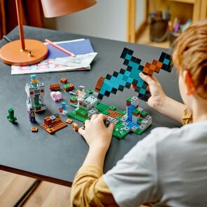 klocki-lego-minecraft-bastion-miecza-21244-aranz2.jpg