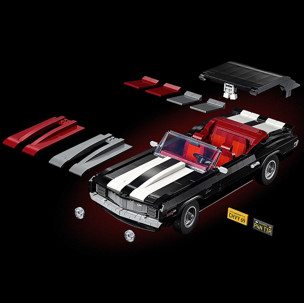 lego-icons-chevrolet-camaro-z28-10304-9.jpg