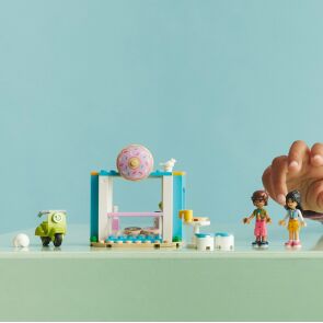 lego-friends-cukiernia-z-paczkami-41723-13.jpg
