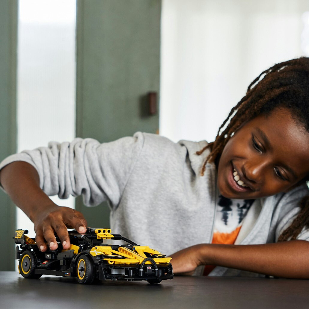 klocki-lego-technic-bolid-bugatti-42151.zdj11.jpg
