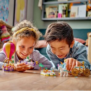 klocki-lego-disney-princess-podroz-zaczarowanej-ksiezniczki-43216-aranzacja2.jpg