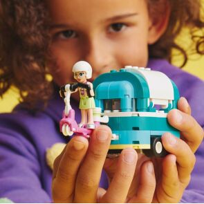 lego-mobilny-sklep-z-bubble-tea-41733-10.jpg