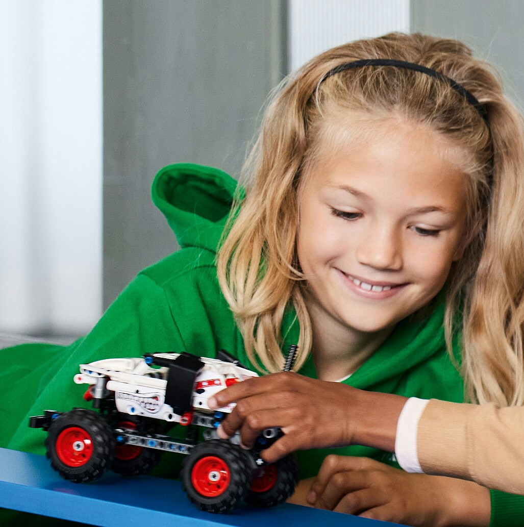 klocki-lego-technic-monster-jam-monster-mutt-dalmatian-42150.zdj7.jpg