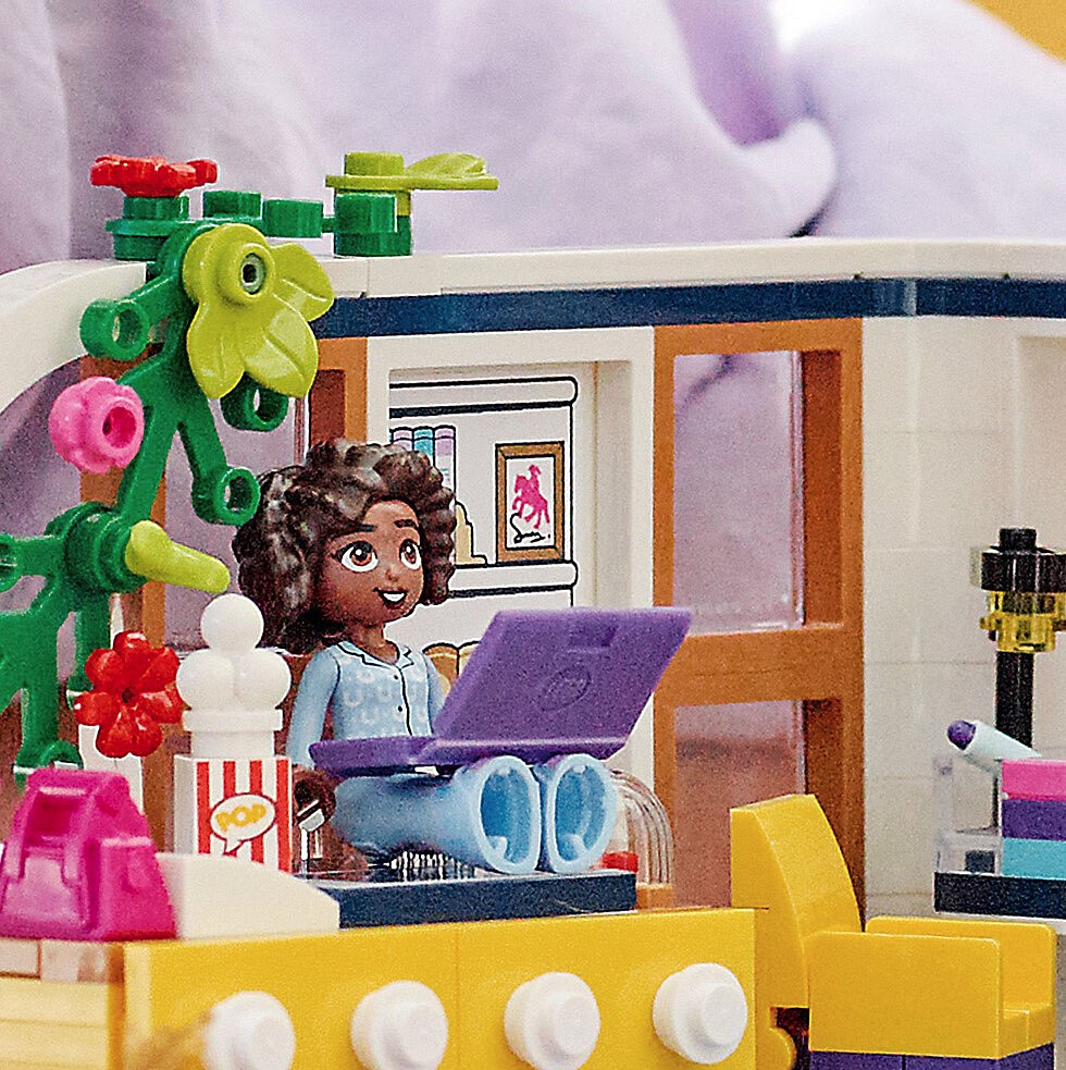 klocki-lego-friends-pokoj-aliyi-41740-aranz7.jpg