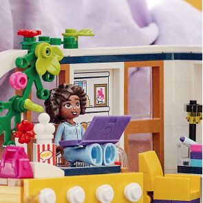 klocki-lego-friends-pokoj-aliyi-41740-aranz7.jpg