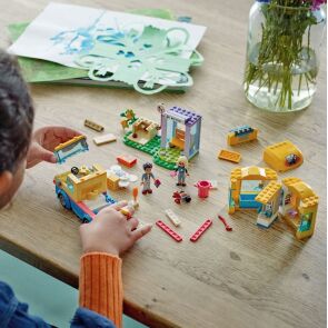 klocki-lego-friends-furgonetka-ratunkowa-dla-psow-41741-aranzacja6.jpg