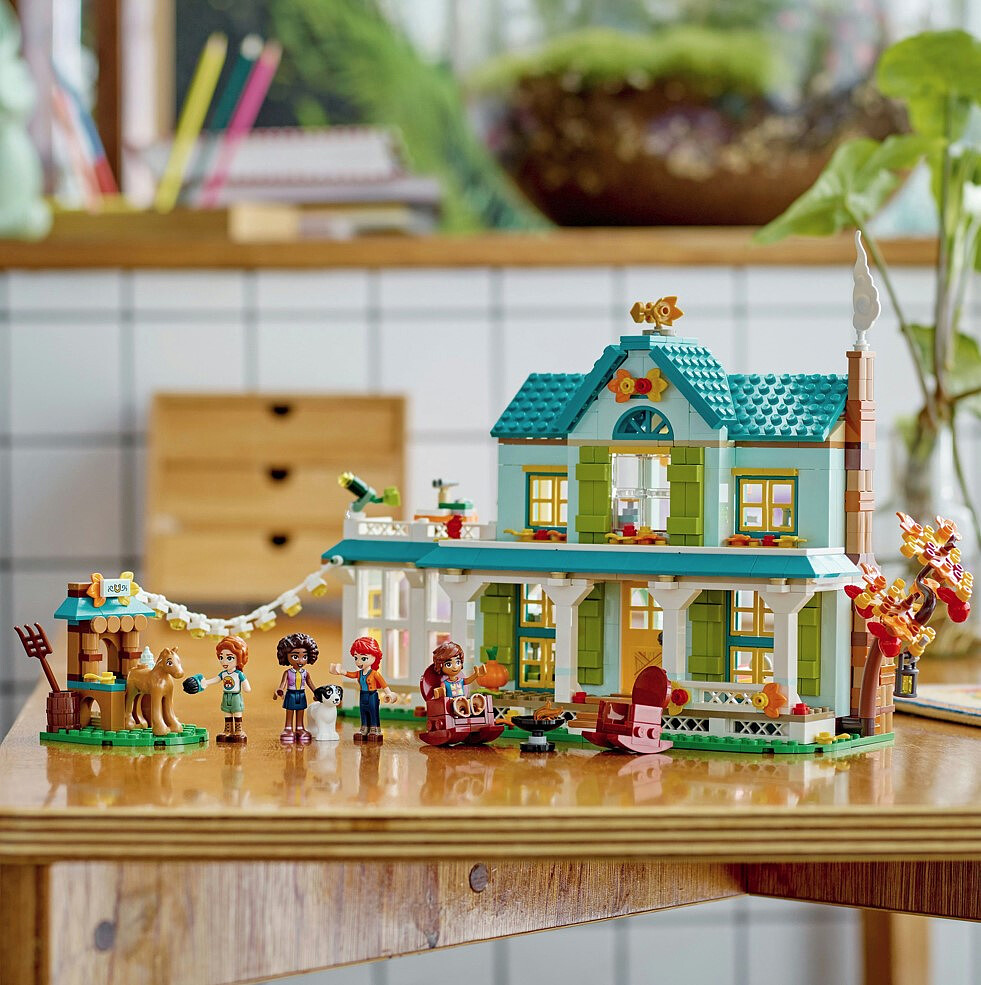 klocki-lego-friends-dom-autumn-41730-aranzacja5.jpg