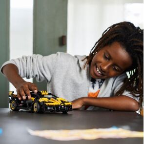 klocki-lego-technic-bolid-bugatti-42151.zdj5.jpg