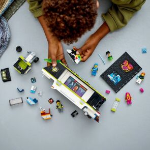 lego-city-ciezarowka-na-turniej-gier-60388-11.jpg