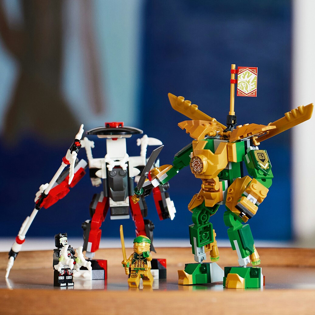 klocki-lego-ninjago-starcie-lloyda-z-mechem-evo-71781.zdj11.jpg