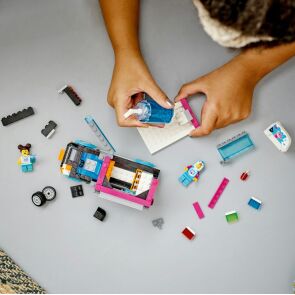 lego-city-pingwinia-furgonetka-ze-slushem-60384-11.jpg