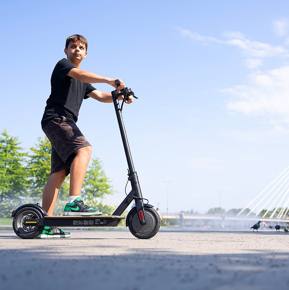 hulajnoga-elektryczna-manta-young-rider-MES801H-prezentacja-7.jpg